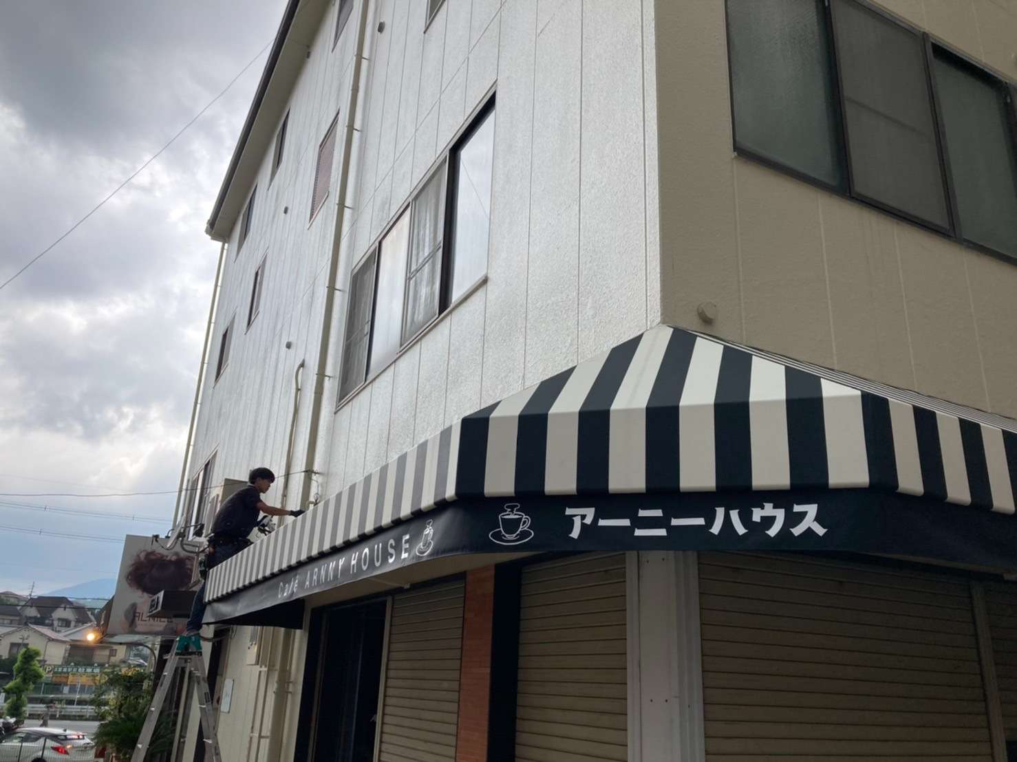 奈良県で店舗用テントの新設工事を致しました。 【大阪・株式会社　創基】